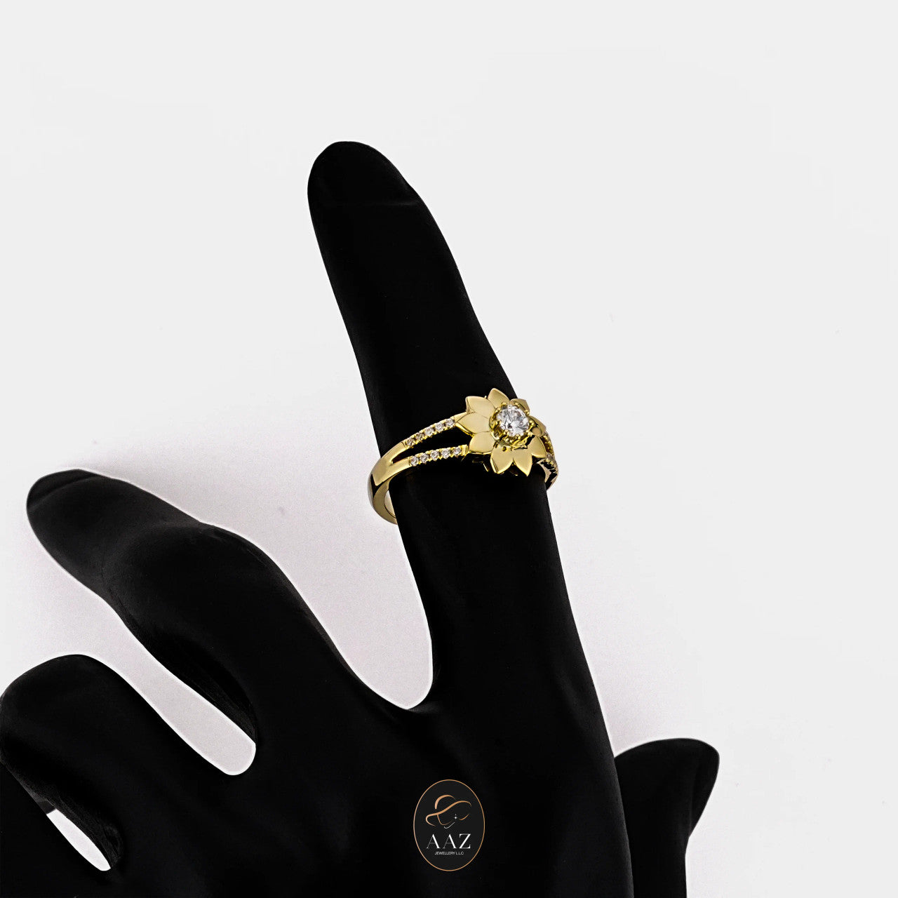 Elegant Flower 18K Gold Ring