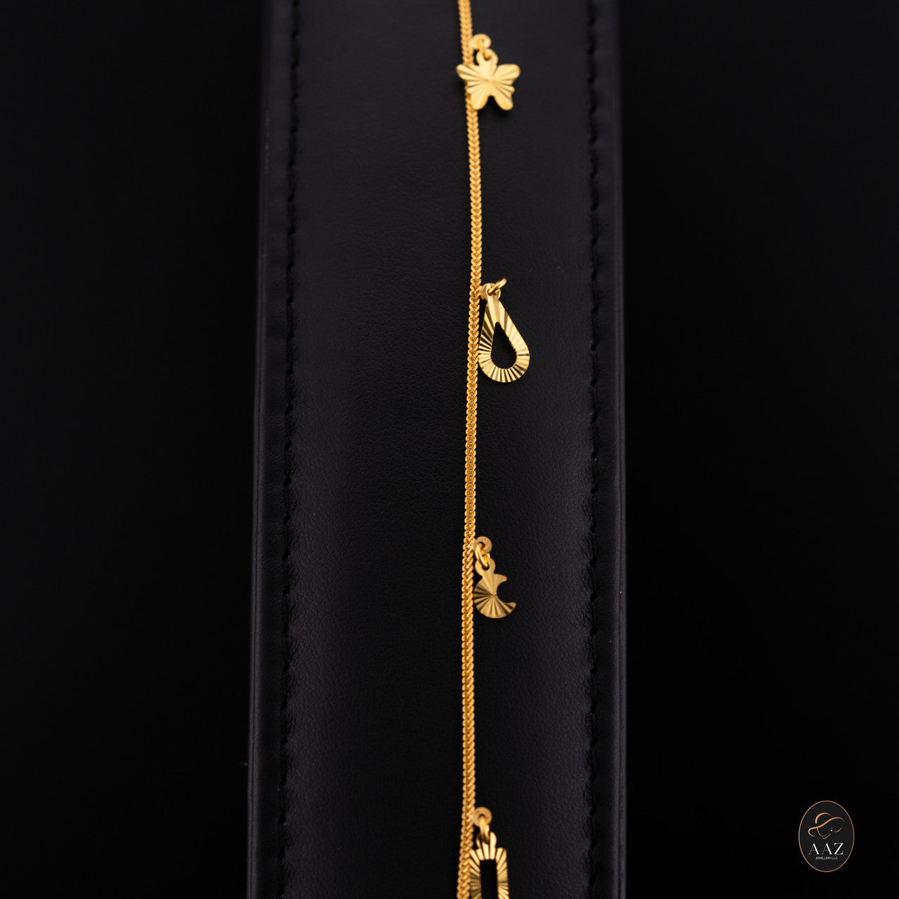 Seasons 22K Gold Bracelet middle angle