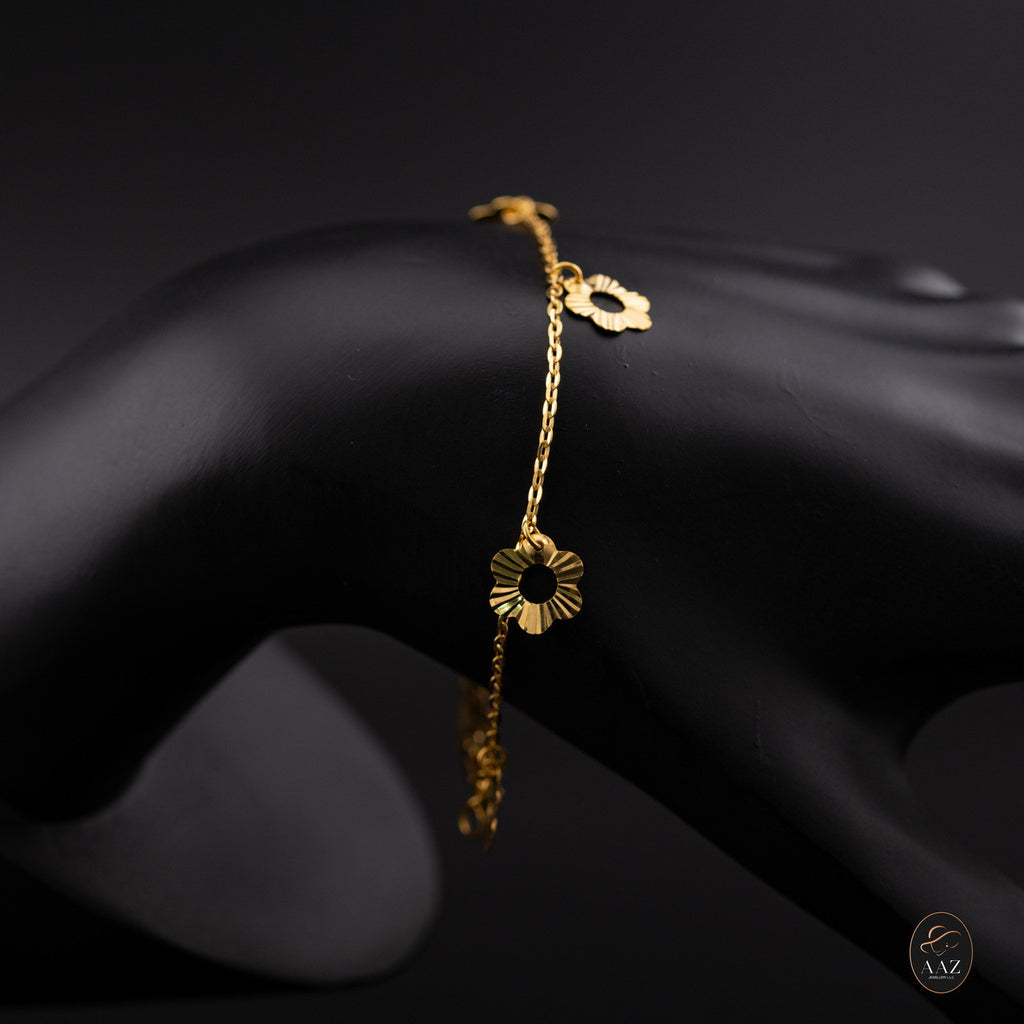 Flower 22K Gold Bracelet hand angle