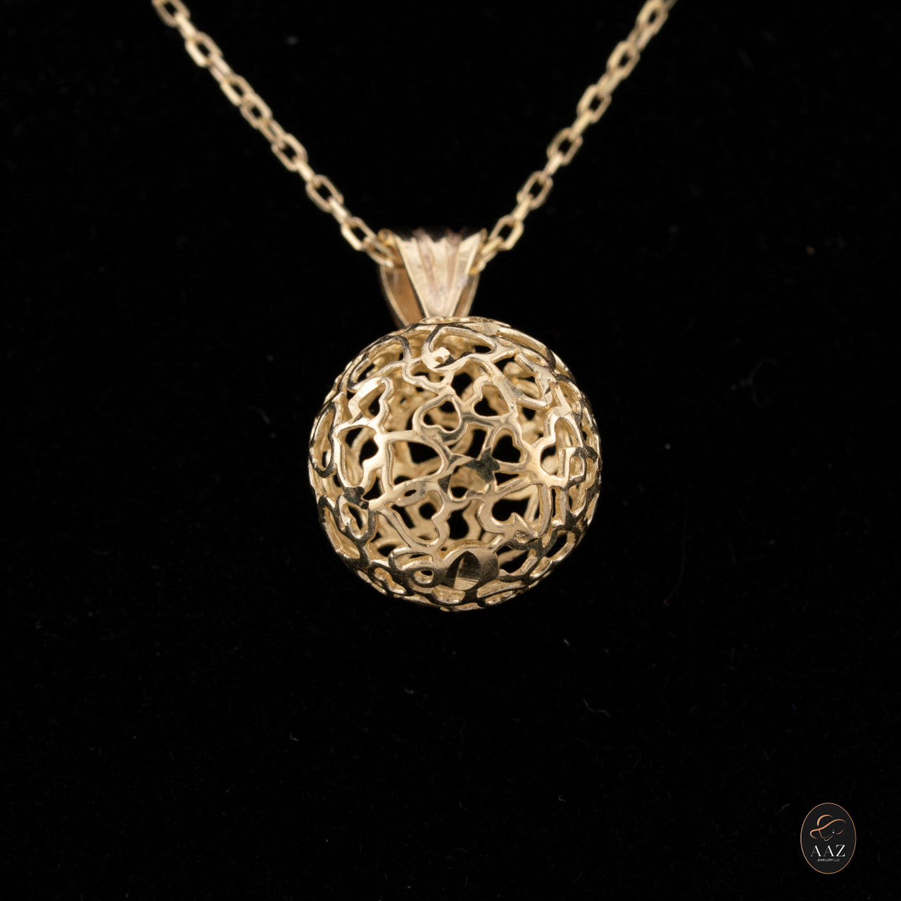 Sphere Hearts 18k Gold Plated Silver Necklace on a model