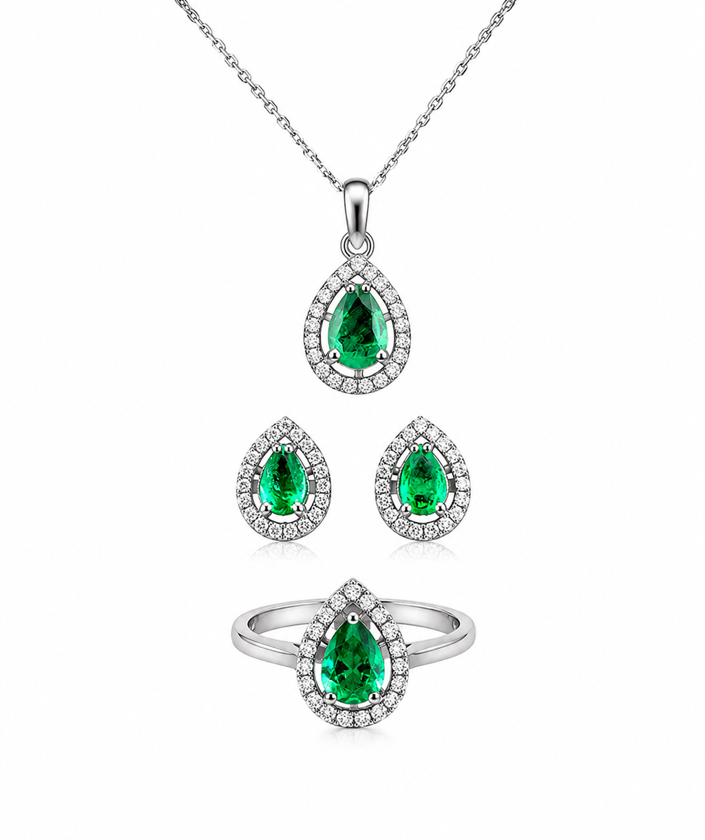 Pear Shape Emerald with Natural Diamond Full Set
