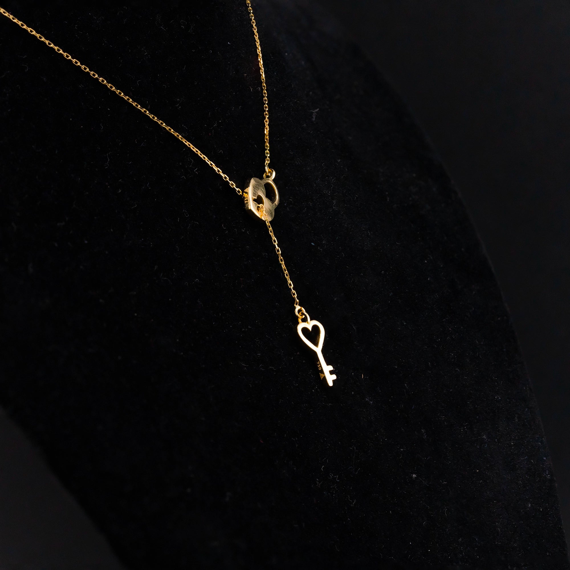 Lock & Key 18K Gold Necklace – right side view