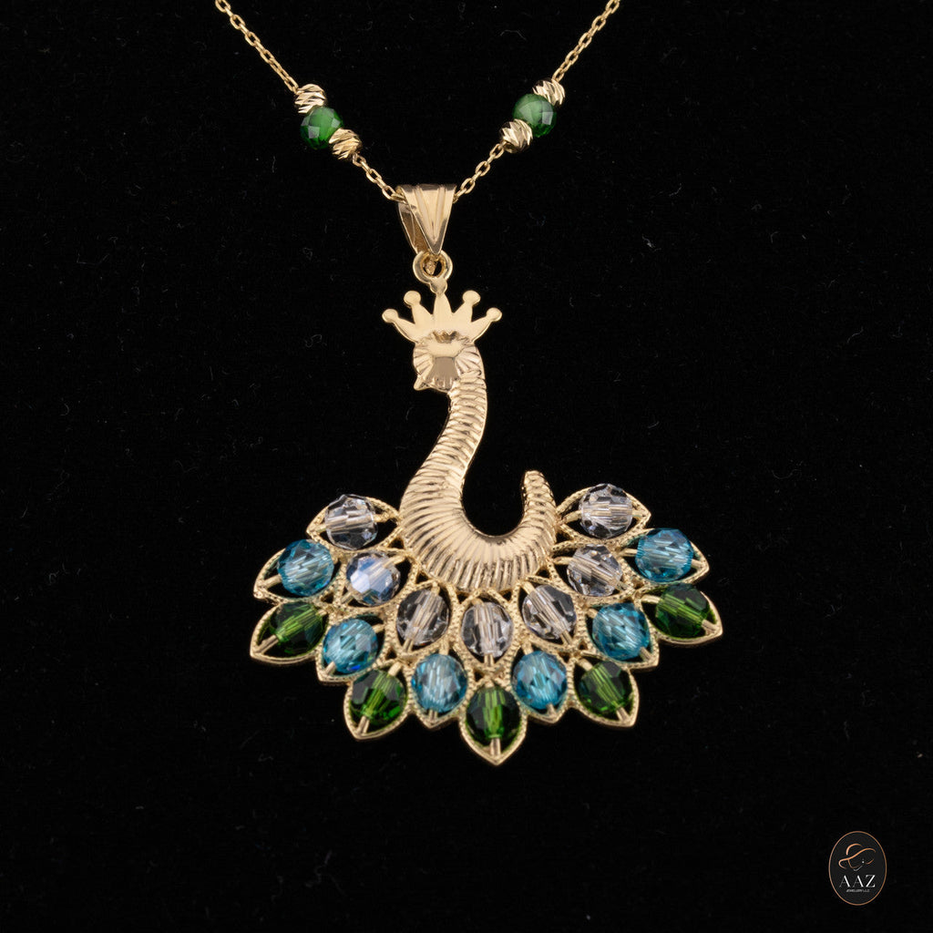 Queen Peacock necklace, Blue/Green, on a model