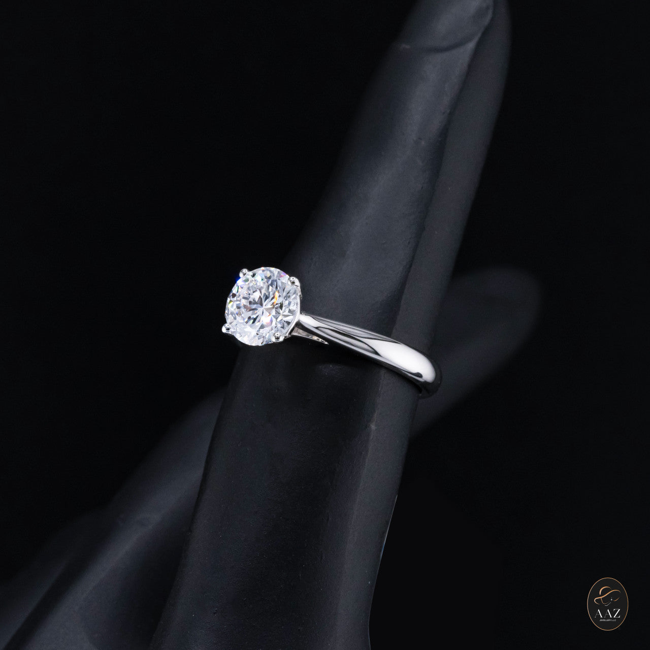 Round Brilliant Natural Diamond 18K Gold Ring