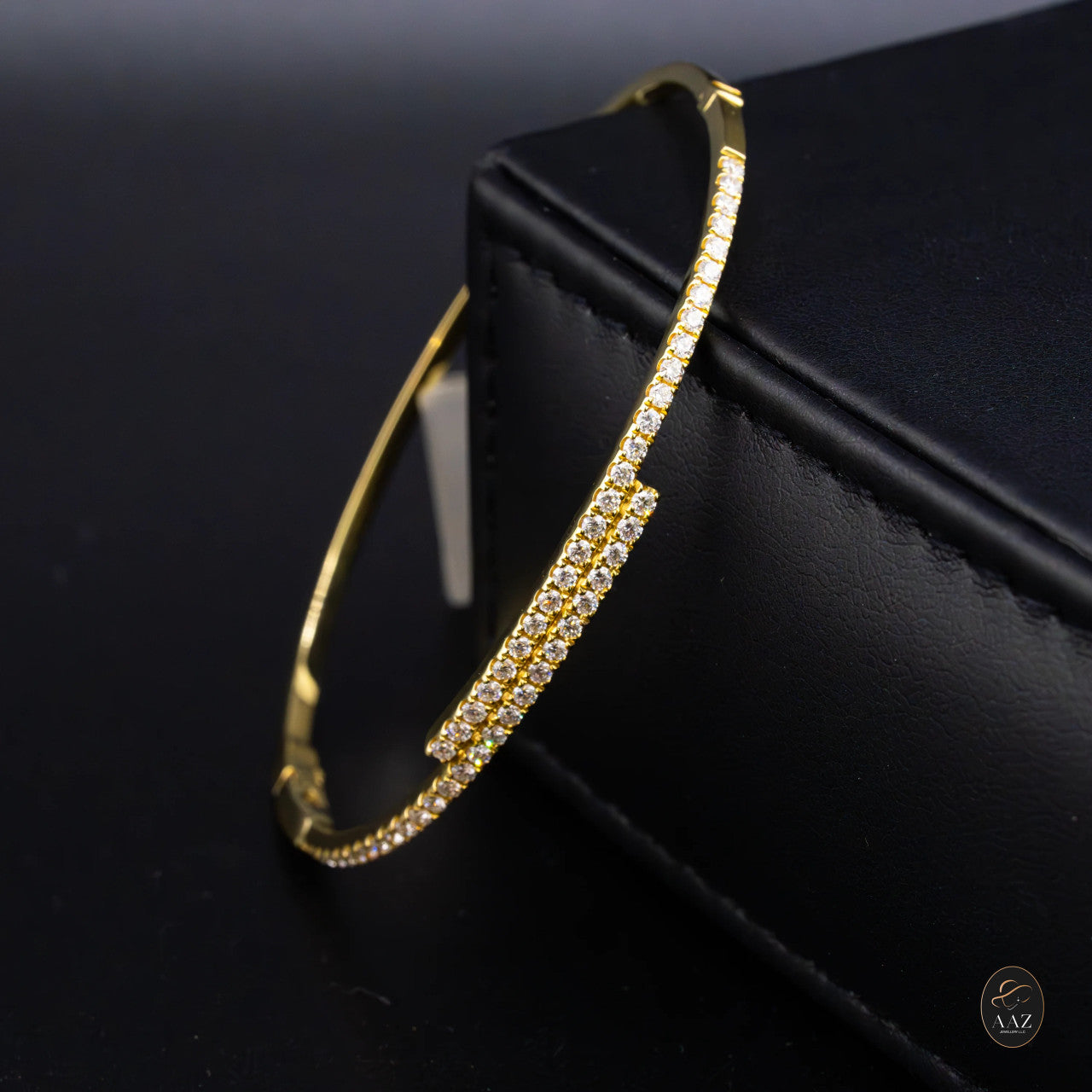 Fine Natural Diamond 18K Gold Bangle