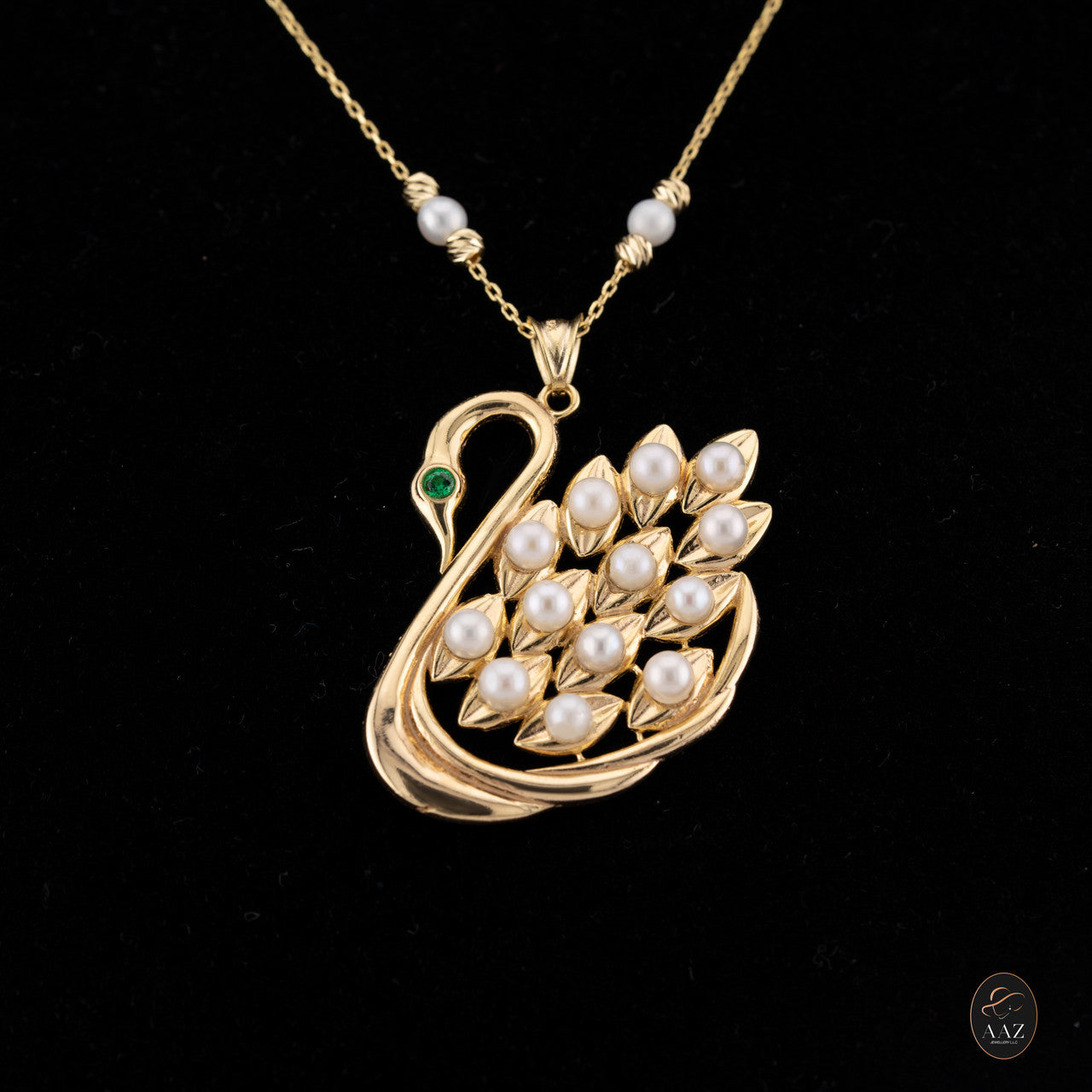 Swan Pearls 18k Gold Plated Silver Necklace on a model