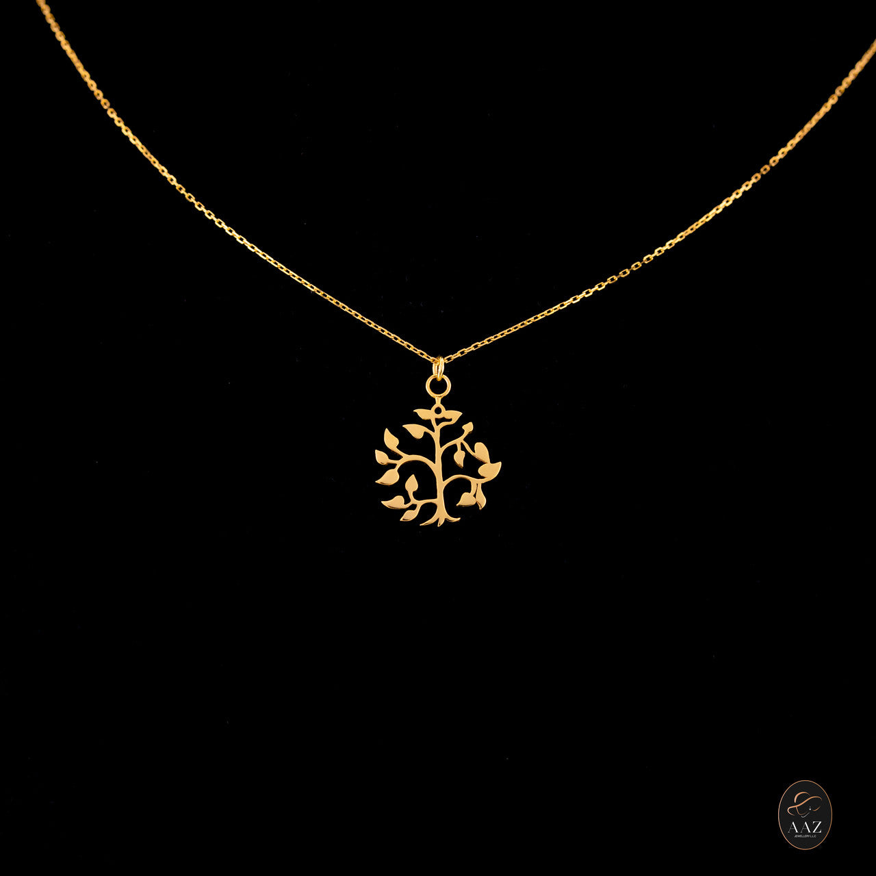 Tree 18K Gold Necklace middle angle