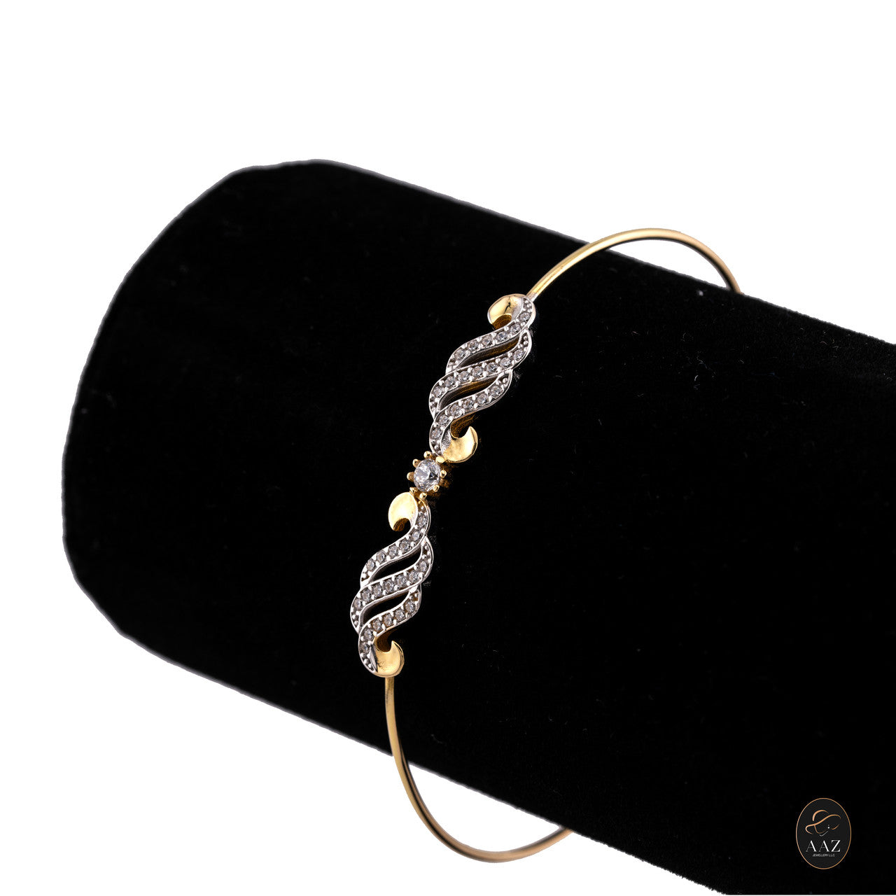 Twin Cloud 18K Gold Bangle left angle