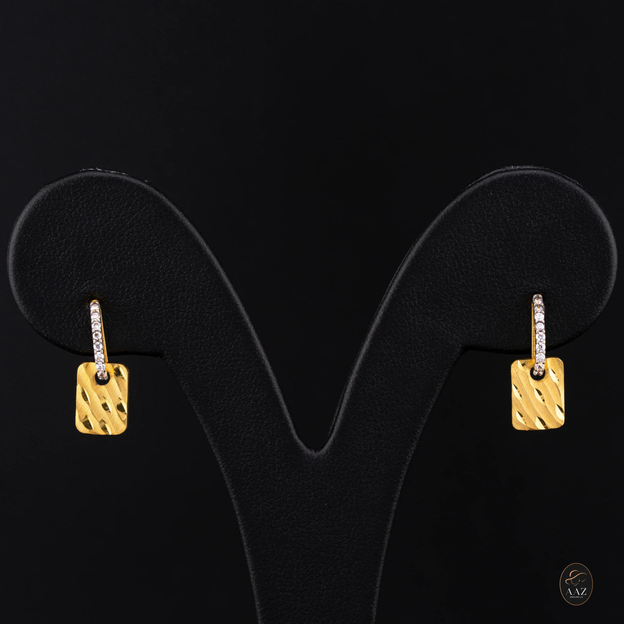 Shimmer 22K Gold Earring