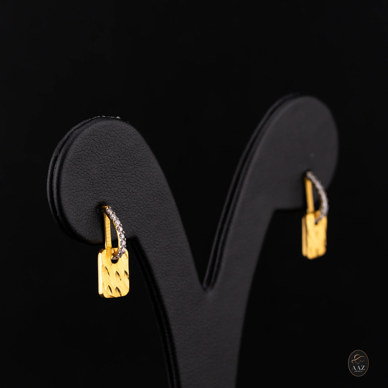 Shimmer 22K Gold Earring