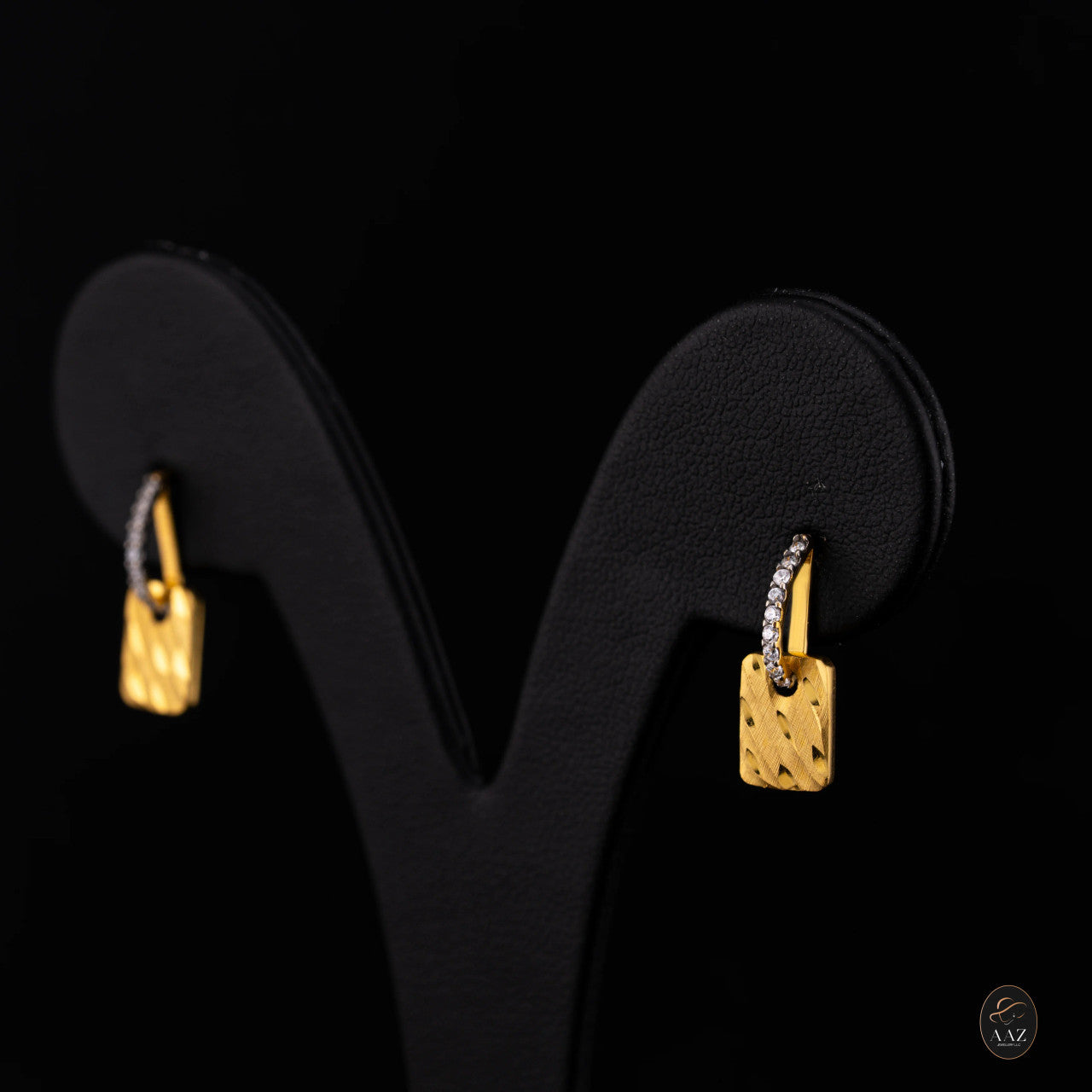 Shimmer 22K Gold Earring